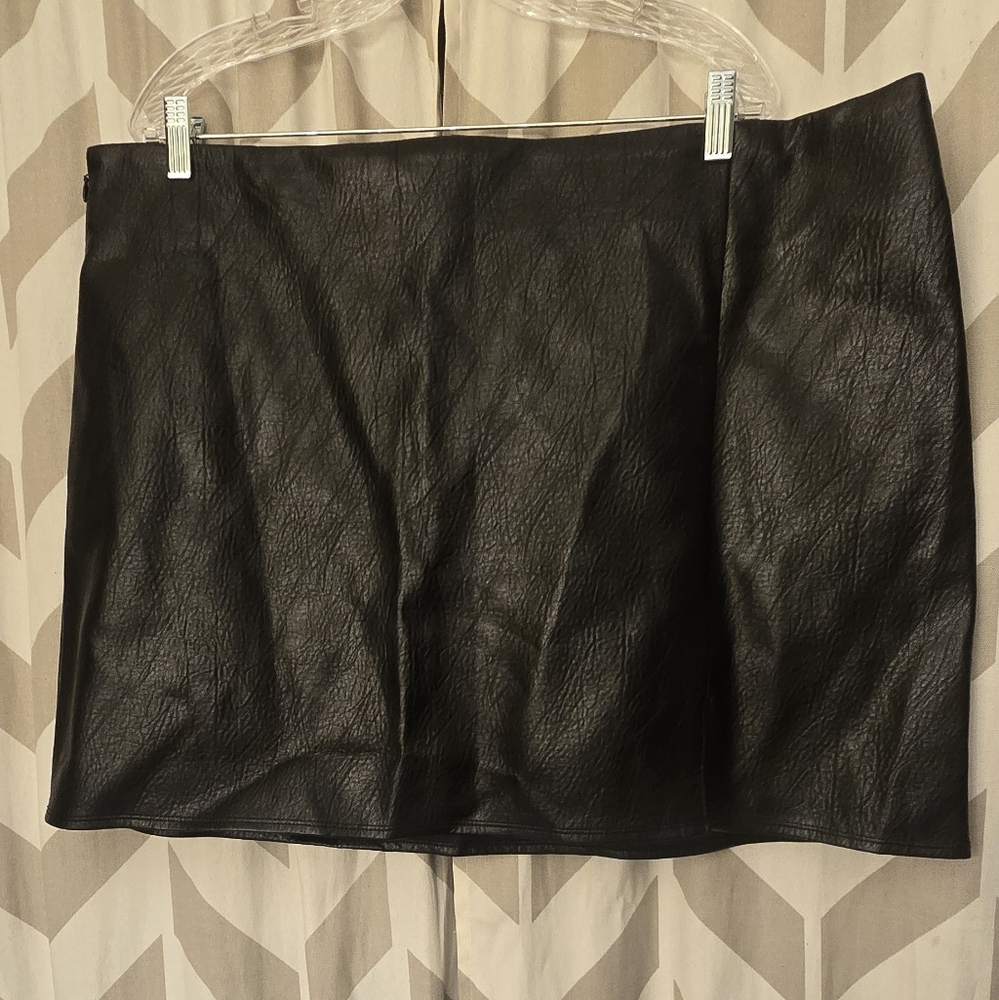 Old Navy Black Textured Midi Skirt
